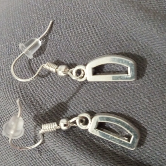 Letter D earrings - Picture 2 of 3